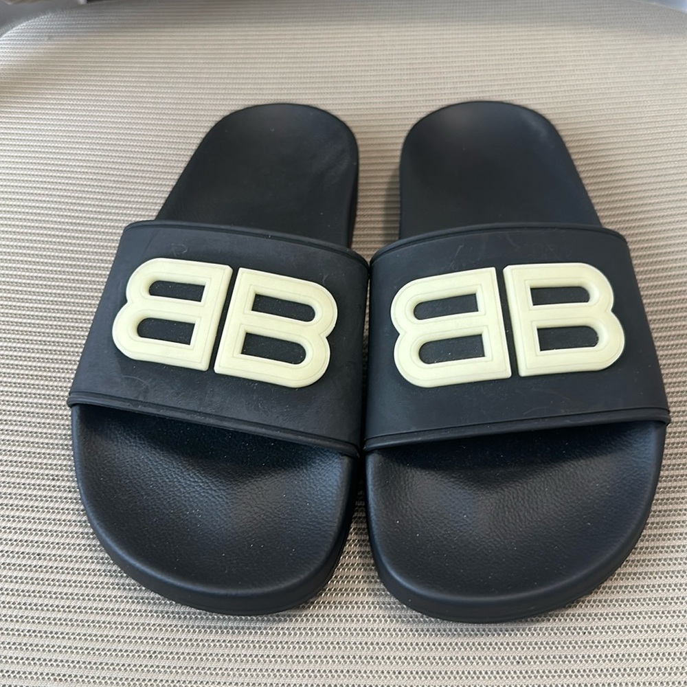 Balenciaga BB glow in the dark pool slides
